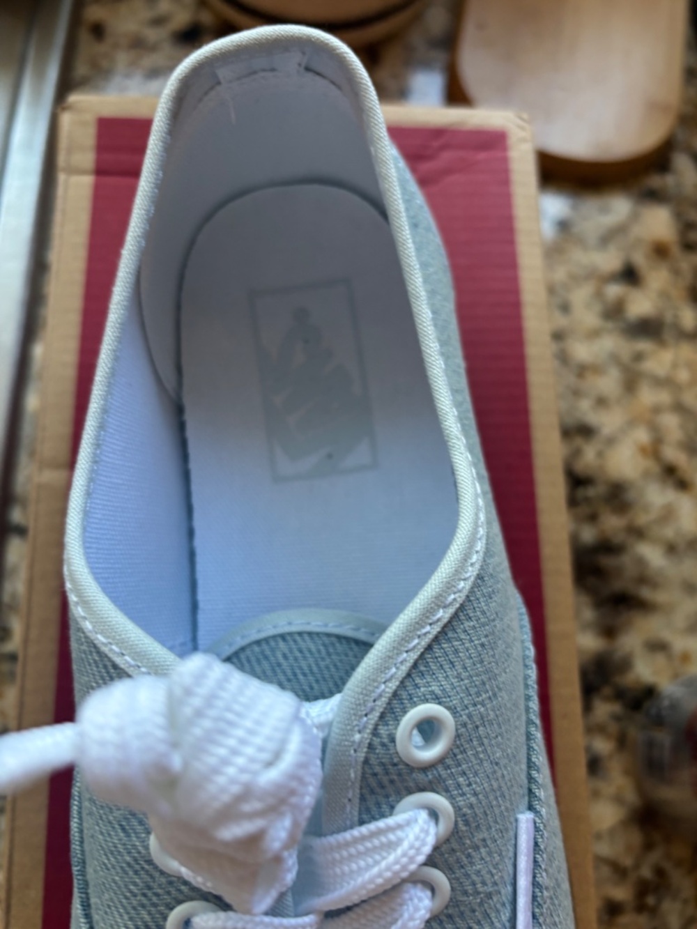 Vans - Picture 3 of 4